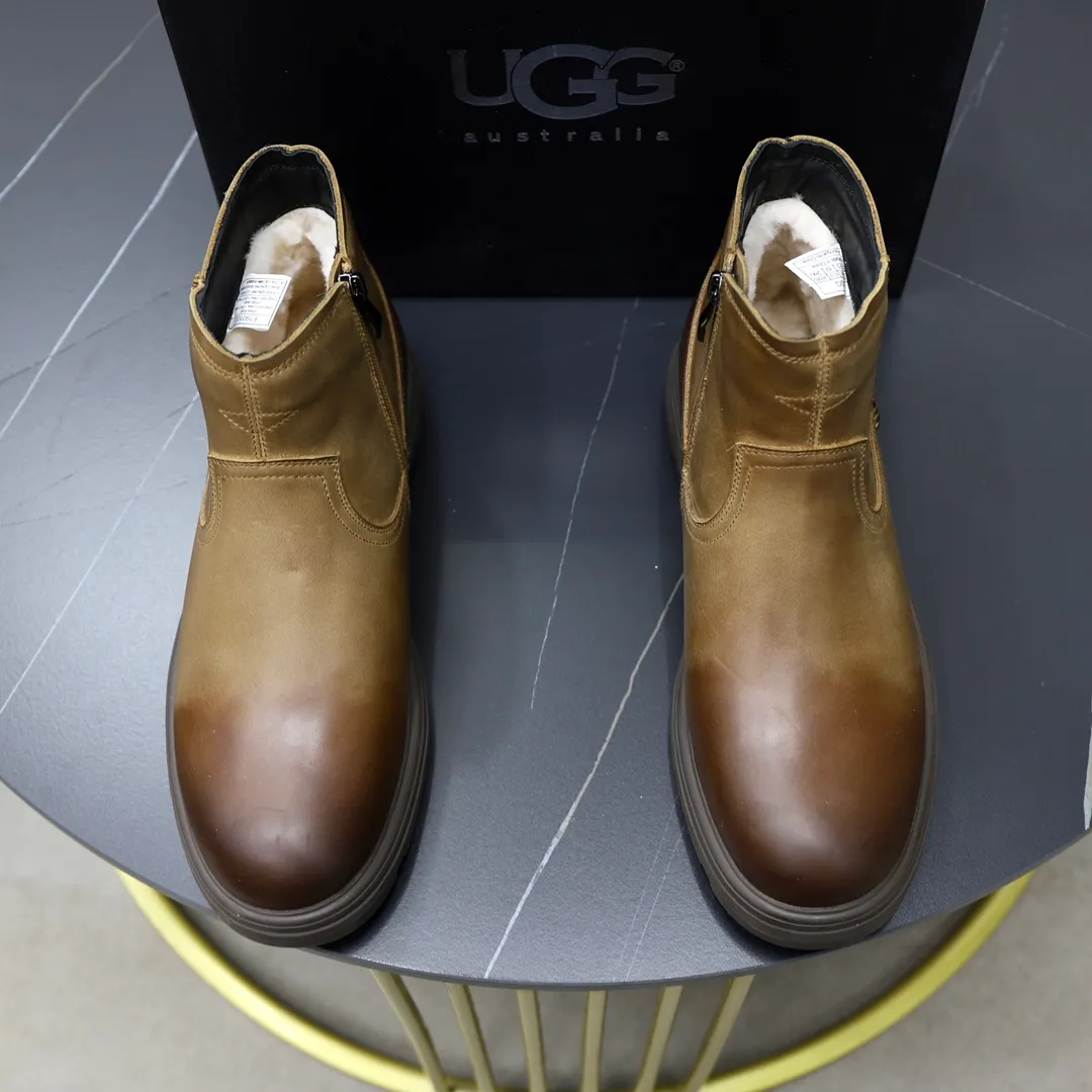 Ex-factory price: 640 thick wool imported from Australia Brand: UGG genuine purchasing agent Size: 39–44 Grade: Official website 1:1 Material: First-layer genuine leather waterproof and anti-freeze upper Real wool lining Original non-slip wear-resistant lightweight soft outsole Style category: Men's casual shoes Trendy style Comfortable on the feet Color: Real picture color